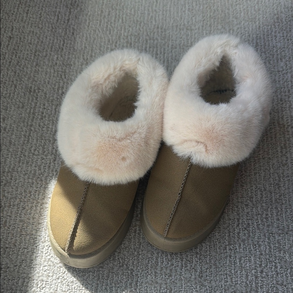Cozy Faux Fur Trim Slip-On Slippers - Beige